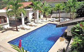 Hotel Flores Tamarindo